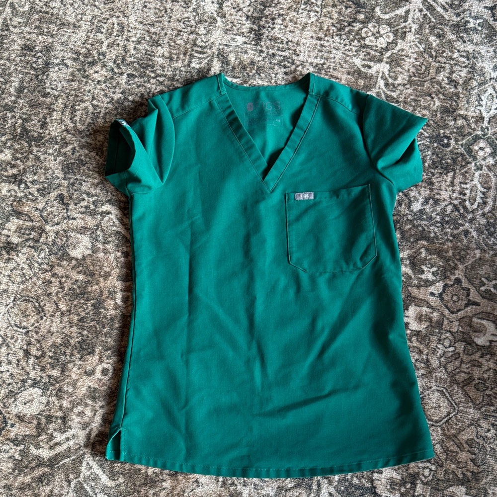 Figs scrub top